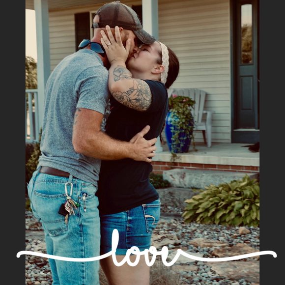 Meet your Posher, Emily - Picture 1 of 1